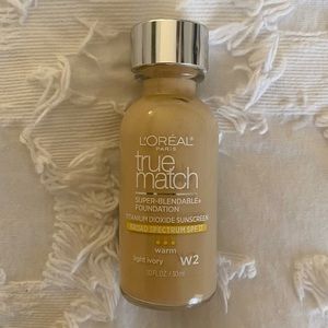 New‎ L’Oreal True Match Super-Blendable Makeup Foundation SPF 17 Light Ivory W2
